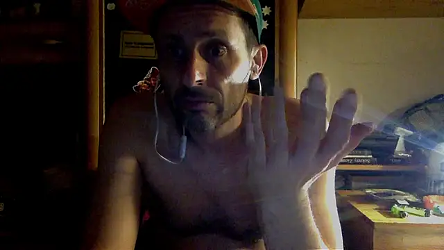 Snapshot of FireFox_Feel chatting on December 8, 2024, 2:57 am FireFox Feel online show from December 8, 2024, 2:57 am