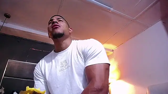 Snapshot of teddyfit19cm chatting on February 28, 2026, 1:55 pm teddyfit19cm online show from February 28, 2026, 1:55 pm