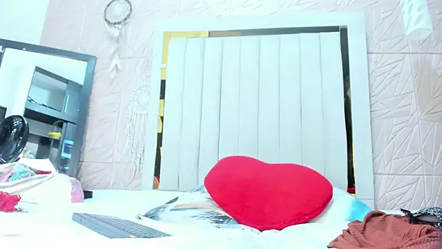 Snapshot of Rebecca_Mitchell chatting on October 30, 2025, 11:30 am Rebecca Mitchell online show from October 30, 2025, 11:30 am