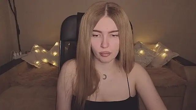 Snapshot of ViolettaLopez chatting on December 3, 2025, 1:21 pm ViolettaLopez online show from December 3, 2025, 1:21 pm