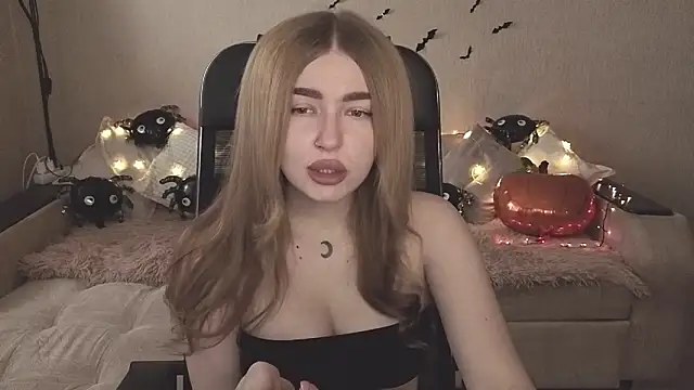 Snapshot of ViolettaLopez chatting on October 29, 2025, 10:25 am ViolettaLopez online show from October 29, 2025, 10:25 am