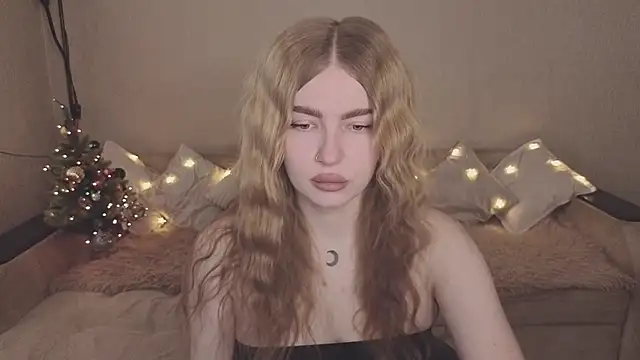 ViolettaLopez online show from December 21, 2025, 10:39 am