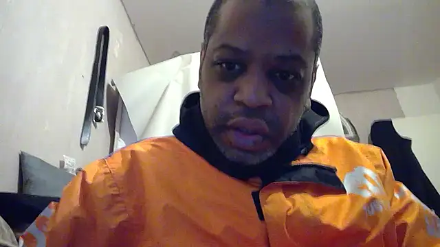 Snapshot of alfiebrown007 chatting on March 13, 2025, 10:32 pm alfiebrown007 online show from March 13, 2025, 10:32 pm