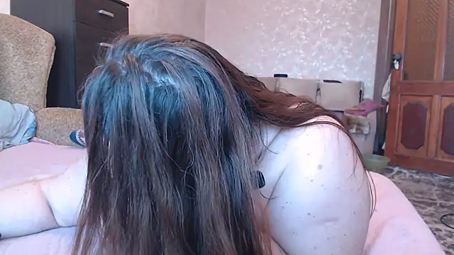 Snapshot of Amy_August chatting on February 1, 2026, 7:17 am Amy August online show from February 1, 2026, 7:17 am