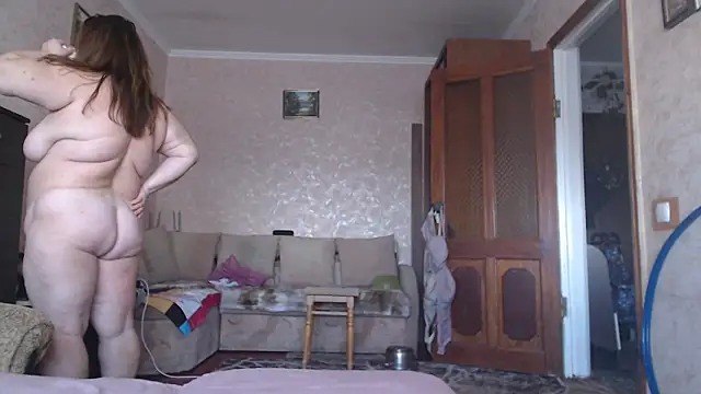 Snapshot of Amy_August chatting on February 11, 2026, 9:42 am Amy August online show from February 11, 2026, 9:42 am