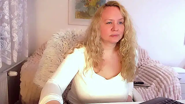 Sarah4you online show from March 19, 2025, 12:37 am