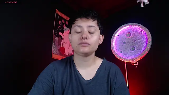 girl intense444 online show from April 18, 2026, 12:51 pm