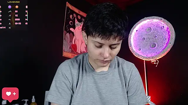 girl intense444 online show from April 9, 2026, 1:17 pm