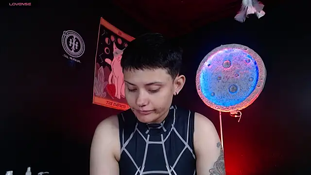 girl intense444 online show from July 7, 2026, 1:36 pm