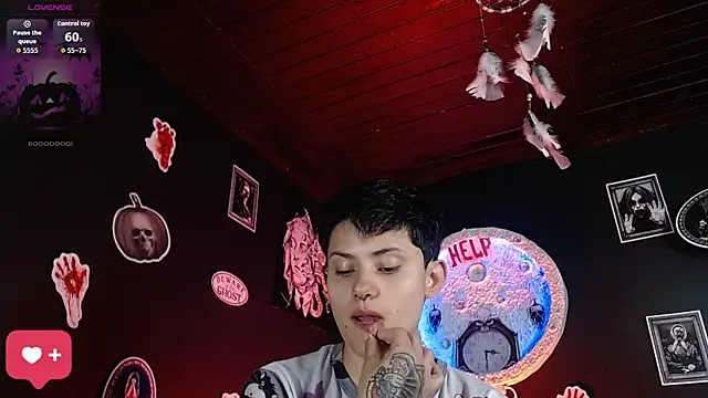 girl intense444 online show from October 20, 2025, 12:38 pm