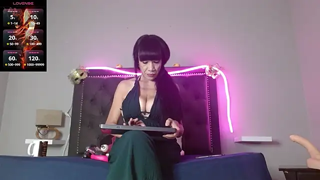 CharlotteLemke online show from February 10, 2026, 12:59 pm