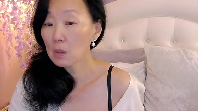 Snapshot of Asian_legs chatting on July 20, 2026, 9:49 am Asian legs online show from July 20, 2026, 9:49 am