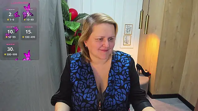 ScarlettSoft online show from November 12, 2025, 5:22 am