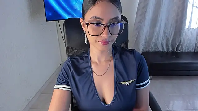 Snapshot of PaulinaBelushi chatting on June 18, 2026, 8:36 pm PaulinaBelushi online show from June 18, 2026, 8:36 pm