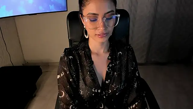 Snapshot of PaulinaBelushi chatting on July 15, 2026, 3:24 am PaulinaBelushi online show from July 15, 2026, 3:24 am