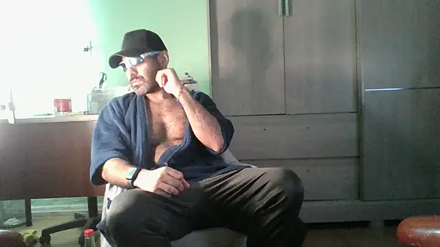 Snapshot of MILITARS chatting on July 9, 2026, 11:37 pm MILITARS online show from July 9, 2026, 11:37 pm