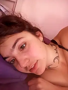 Snapshot of Blulilla69 chatting on December 16, 2024, 10:08 am Blulilla69 online show from December 16, 2024, 10:08 am