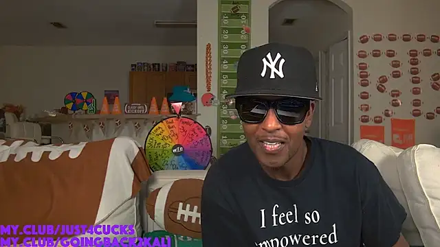 boomboomr00m online show from October 10, 2025, 12:22 am