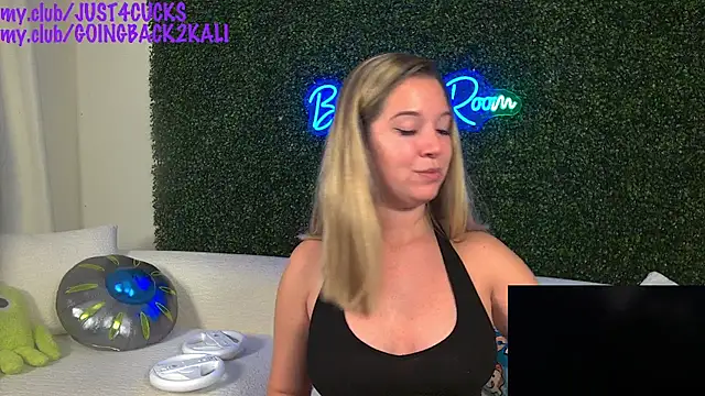 boomboomr00m online show from September 25, 2025, 2:28 am