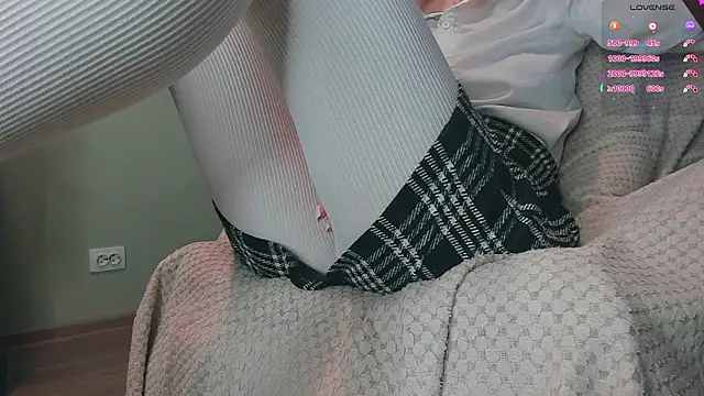 Snapshot of queen_carly chatting on February 13, 2026, 7:03 pm queen carly online show from February 13, 2026, 7:03 pm