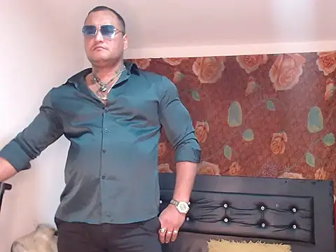 Snapshot of hardrock982 chatting on November 15, 2025, 2:10 pm hardrock982 online show from November 15, 2025, 2:10 pm