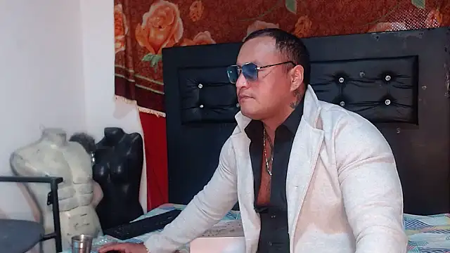 Snapshot of hardrock982 chatting on November 22, 2025, 1:43 pm hardrock982 online show from November 22, 2025, 1:43 pm