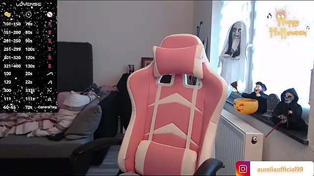 AureliaWinter online show from November 1, 2025, 11:04 am