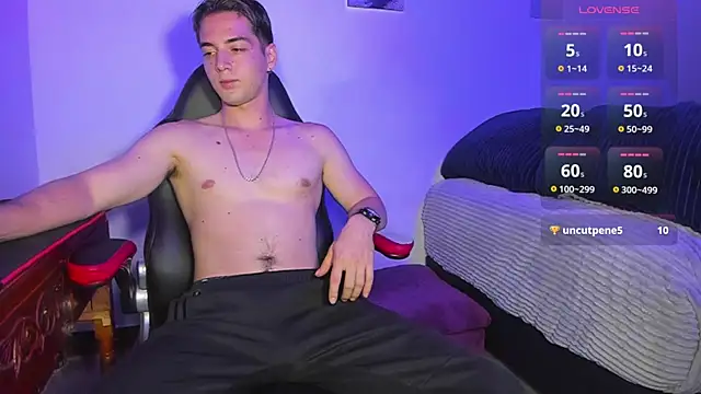 Snapshot of Alex_smith00 chatting on March 13, 2025, 2:27 am Alex smith00 online show from March 13, 2025, 2:27 am