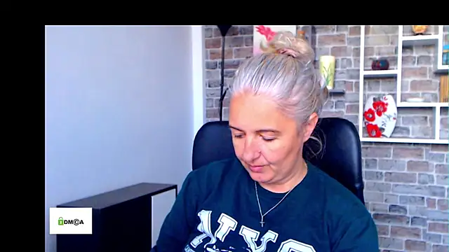 Snapshot of angel_devil_milf chatting on October 20, 2025, 1:00 pm angel devil milf online show from October 20, 2025, 1:00 pm