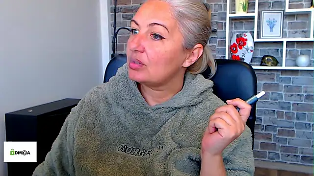 angel devil milf online show from March 13, 2026, 11:48 am