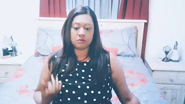 Snapshot of Indianlust69 chatting on October 23, 2025, 8:24 am Indianlust69 online show from October 23, 2025, 8:24 am