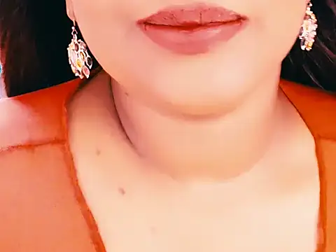 Snapshot of Indianlust69 chatting on February 14, 2026, 10:10 pm Indianlust69 online show from February 14, 2026, 10:10 pm