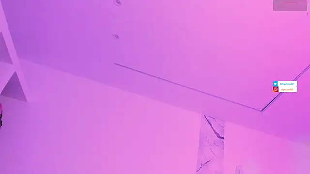 Snapshot of alysson_18 chatting on July 11, 2026, 1:00 pm alysson 18 online show from July 11, 2026, 1:00 pm