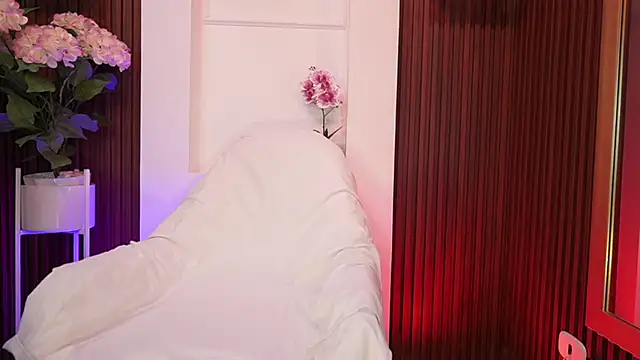 MaddyWattson online show from November 20, 2025, 11:44 am