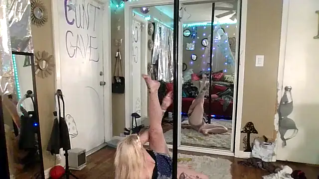 Snapshot of marilyn420 chatting on March 14, 2026, 11:27 am marilyn420 online show from March 14, 2026, 11:27 am