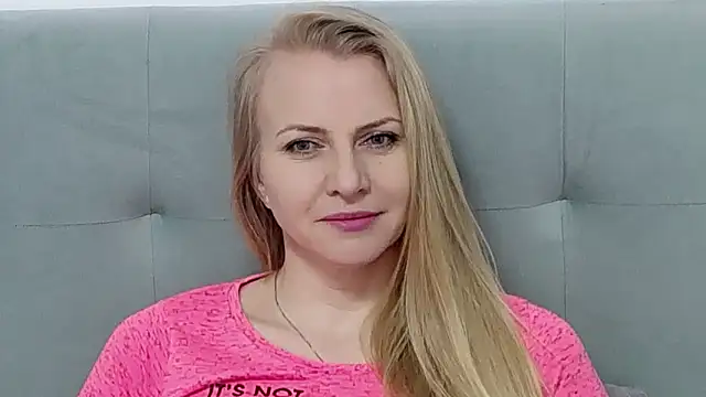 Snapshot of K__Adrienne chatting on March 3, 2025, 5:47 am K  Adrienne online show from March 3, 2025, 5:47 am