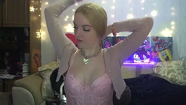 Snapshot of SecretSophia chatting on March 7, 2025, 8:00 pm SecretSophia online show from March 7, 2025, 8:00 pm