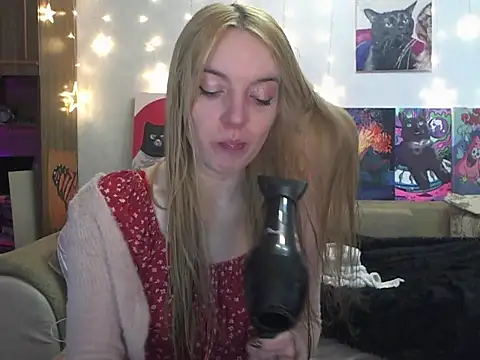 Snapshot of SecretSophia chatting on March 21, 2025, 4:29 pm SecretSophia online show from March 21, 2025, 4:29 pm