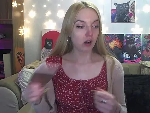 Snapshot of SecretSophia chatting on March 21, 2025, 11:01 pm SecretSophia online show from March 21, 2025, 11:01 pm