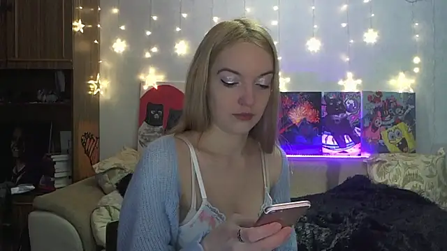 Snapshot of SecretSophia chatting on March 3, 2025, 4:26 pm SecretSophia online show from March 3, 2025, 4:26 pm