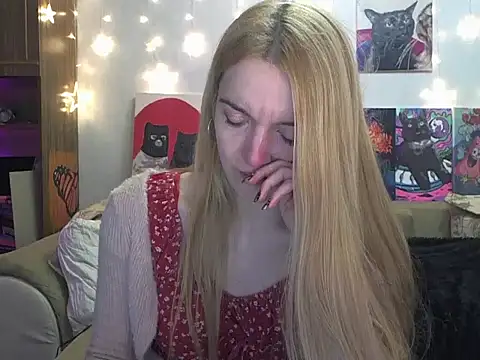 Snapshot of SecretSophia chatting on March 22, 2025, 2:05 am SecretSophia online show from March 22, 2025, 2:05 am