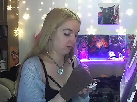 Snapshot of SecretSophia chatting on March 15, 2025, 10:55 pm SecretSophia online show from March 15, 2025, 10:55 pm