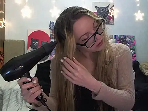 Snapshot of SecretSophia chatting on September 21, 2025, 9:31 pm SecretSophia online show from September 21, 2025, 9:31 pm