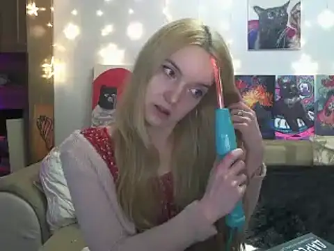 Snapshot of SecretSophia chatting on March 21, 2025, 7:35 pm SecretSophia online show from March 21, 2025, 7:35 pm