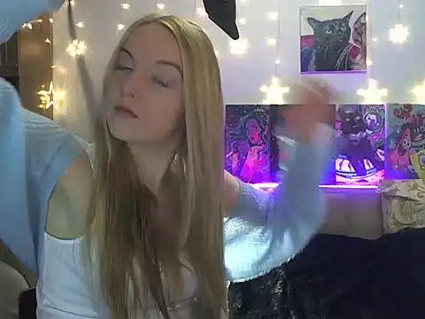 Snapshot of SecretSophia chatting on March 18, 2025, 8:26 pm SecretSophia online show from March 18, 2025, 8:26 pm