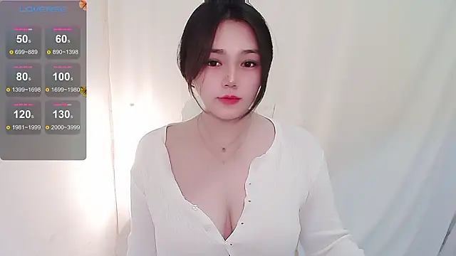 small Eva online show from December 7, 2024, 5:37 pm