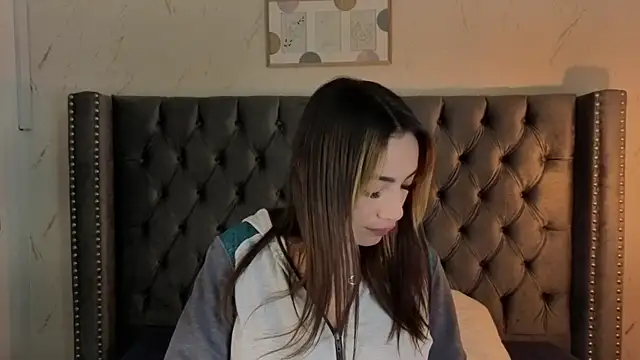 Kim Blane online show from April 19, 2026, 3:29 am