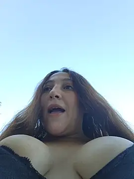 Snapshot of VickyHoult chatting on October 24, 2025, 9:25 pm VickyHoult online show from October 24, 2025, 9:25 pm