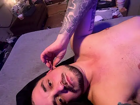 Snapshot of Jewfish420 chatting on November 25, 2025, 9:09 am Jewfish420 online show from November 25, 2025, 9:09 am