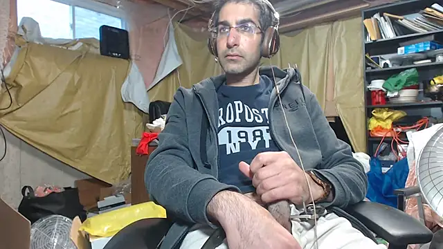 Snapshot of Gsmile1 chatting on December 13, 2024, 8:15 pm Gsmile1 online show from December 13, 2024, 8:15 pm